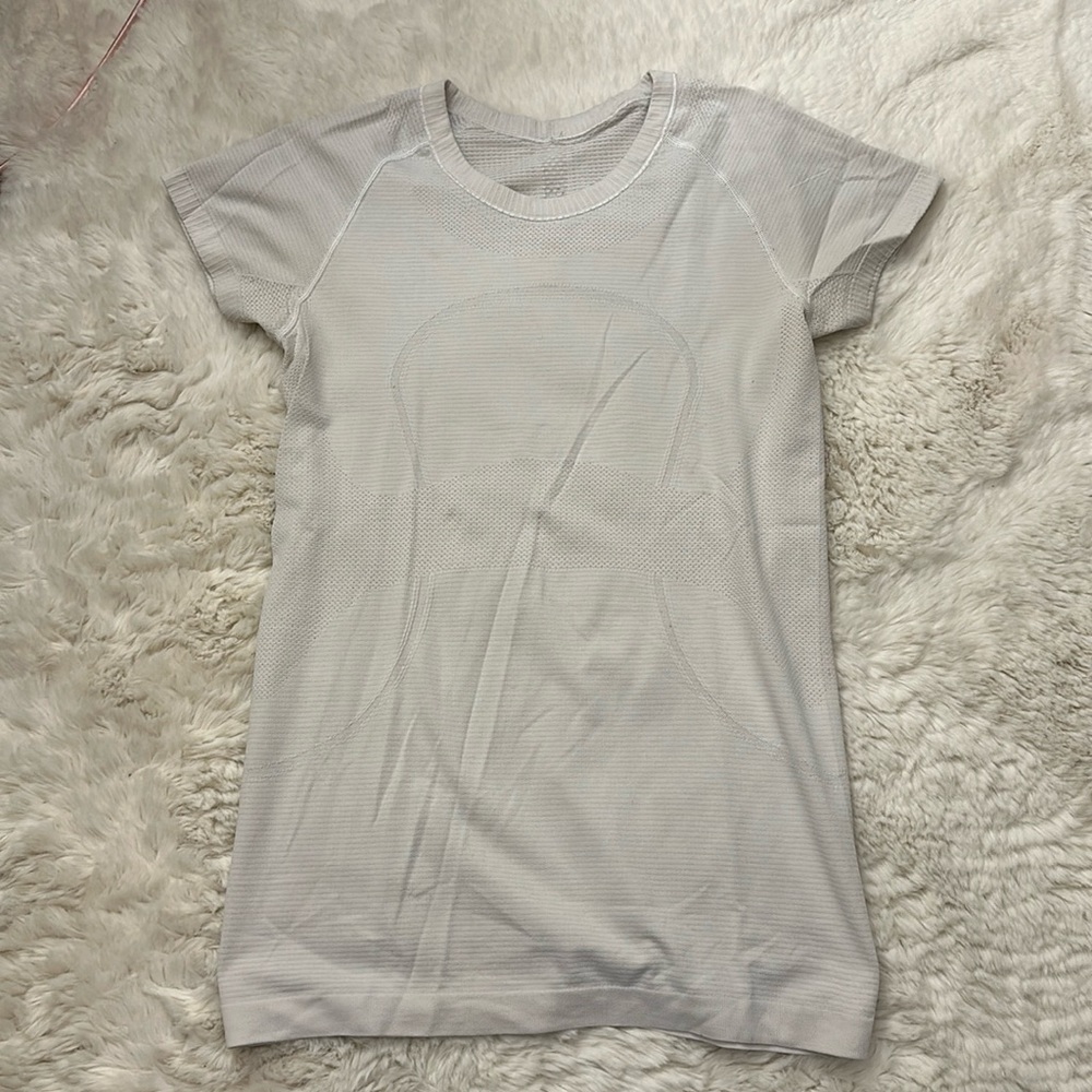 Lululemon workout top